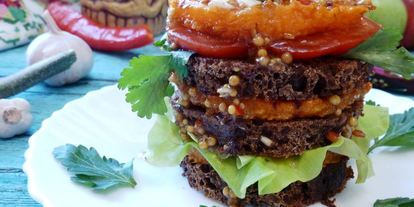 Шаг 2: бутерброда со стейком из тыквы, ржаным хлебом и пикантным соусом