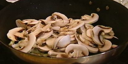 Шаг 2: бутерброда-ссобойки с грибами и сыром