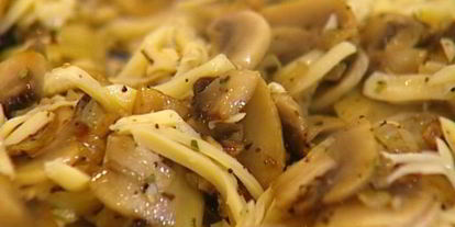 Шаг 5: бутерброда-ссобойки с грибами и сыром