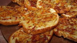 Рецепт Бутербродов с колбасой на сковороде