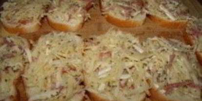 Шаг 1: бутербродов с колбасой на сковороде