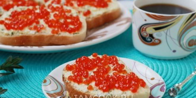 Рецепт бутербродов с красной икрой, сыром и яйцом
