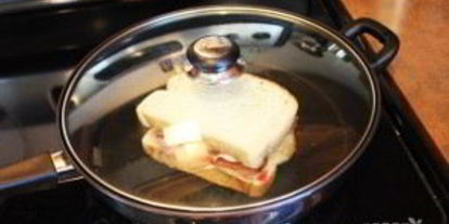 Шаг 3: горячих бутербродов с колбасой и сыром