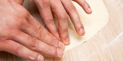 Шаг 5: чебурека с брынзой