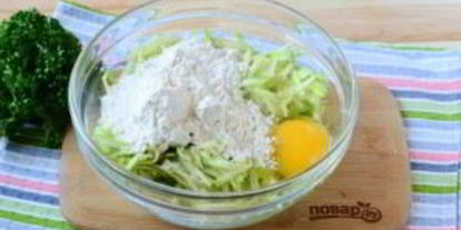 Шаг 3: чебуреков из кабачков