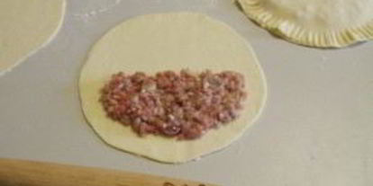 Шаг 5: чебуреков из слоеного бездрожжевого теста