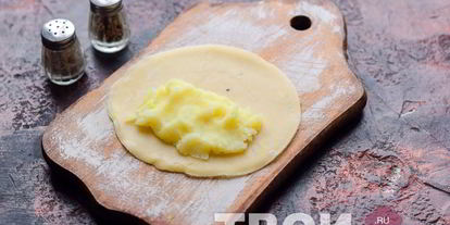 Шаг 4: чебуреков с картошкой