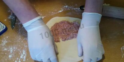 Шаг 6: чебуреков с мясным фаршем