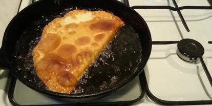 Шаг 8: чебуреков с мясным фаршем