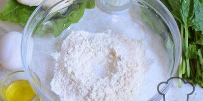 Шаг 1: чебуреков с сыром и зеленью