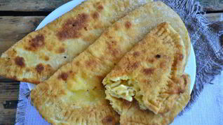 Рецепт Чебуреков с сыром