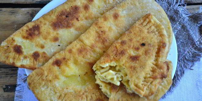 Рецепт чебуреков с сыром