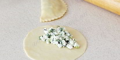 Шаг 6: чебуреков с творогом и зеленью