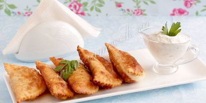 Шаг 10: чебуреков с творогом и зеленью