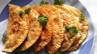Рецепт Домашних чебуреков с сочной мясной начинкой