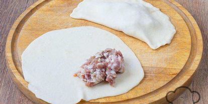 Шаг 4: сочных чебуреков с мясом