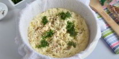 Шаг 5: домашнего сыра с зеленью и тмином