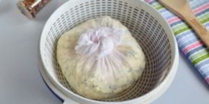 Шаг 7: домашнего сыра с зеленью и тмином