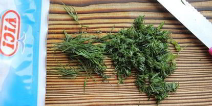 Шаг 3: фаршированных крабовых палочек