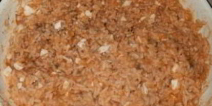 Шаг 2: фаршированных кальмаров с рисом и яйцом