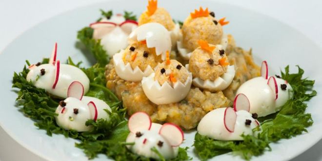 Рецепт фаршированных яиц ассорти и овощное пюре