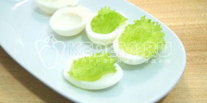 Шаг 5: фаршированных яиц на праздничный стол