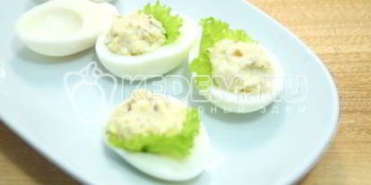 Шаг 6: фаршированных яиц на праздничный стол