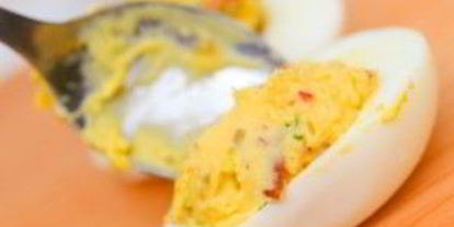 Шаг 4: фаршированных яиц с авокадо