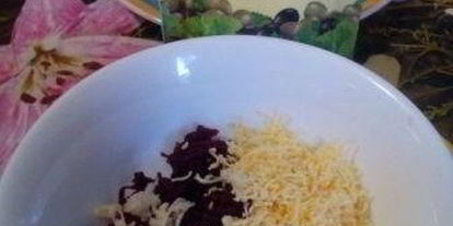 Шаг 2: фаршированных яиц с сельдью