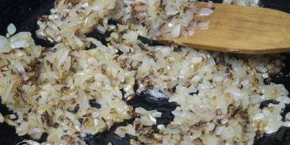 Шаг 2: яиц фаршированных луком