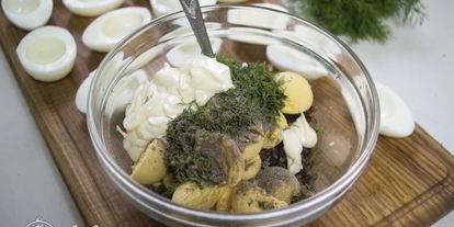 Шаг 4: яиц фаршированных луком