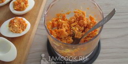 Шаг 6: яиц, фаршированных морковью