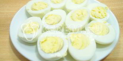 Шаг 1: яиц фаршированных печенью