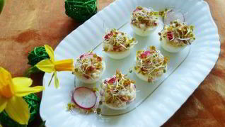 Рецепт Яиц фаршированных пшеном и редисом