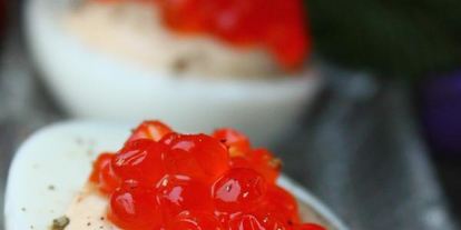 Шаг 2: яиц фаршированных с тунцом