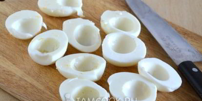 Шаг 2: яиц, фаршированных сельдью с горчичной заправкой