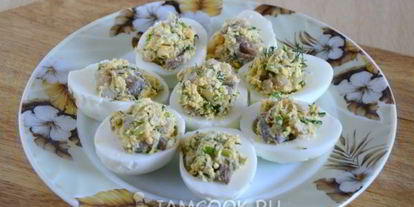 Шаг 5: яиц, фаршированных сельдью с горчичной заправкой