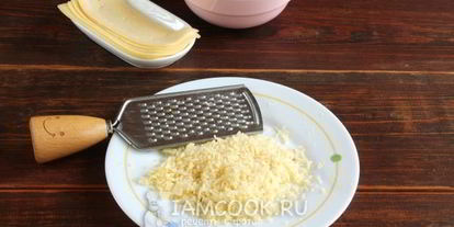 Шаг 5: яйца, фаршированные сыром и чесноком