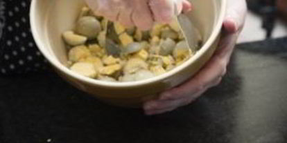 Шаг 2: яиц фаршированных желтком