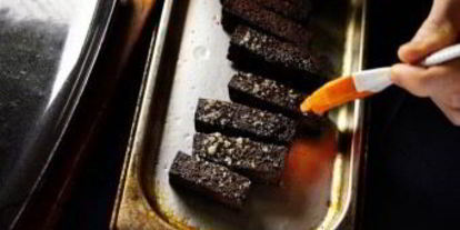 Шаг 2: черных чесночных гренков