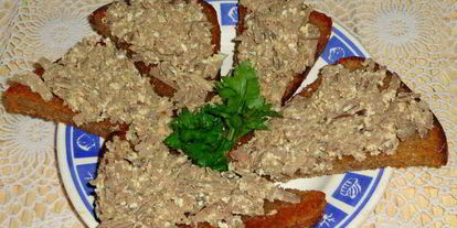 Шаг 8: гренков из черного хлеба с печенью и яйцом