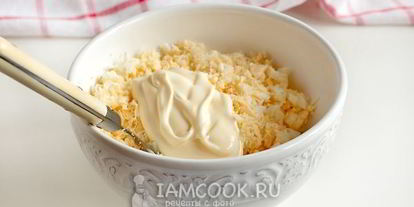 Шаг 8: гренков из черного хлеба с сыром и яйцом