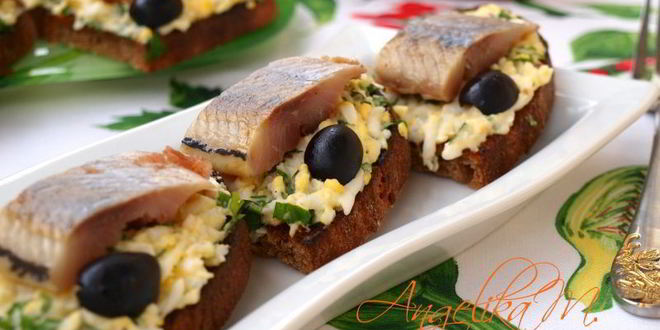 Рецепт гренков из ржаного хлеба с сельдью