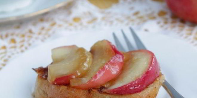 Рецепт Гренков на завтрак с яблоками и корицей