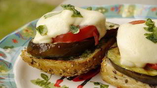 Рецепт Гренков с баклажанами и моцареллой