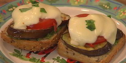 Шаг 10: гренков с баклажанами и моцареллой