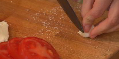 Шаг 4: гренков с баклажанами и моцареллой