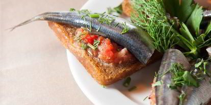 Шаг 7: гренков с килькой