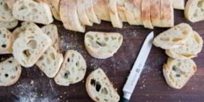 Шаг 1: гренков с колбасой