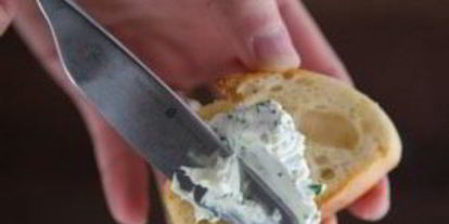 Шаг 6: гренков с колбасой